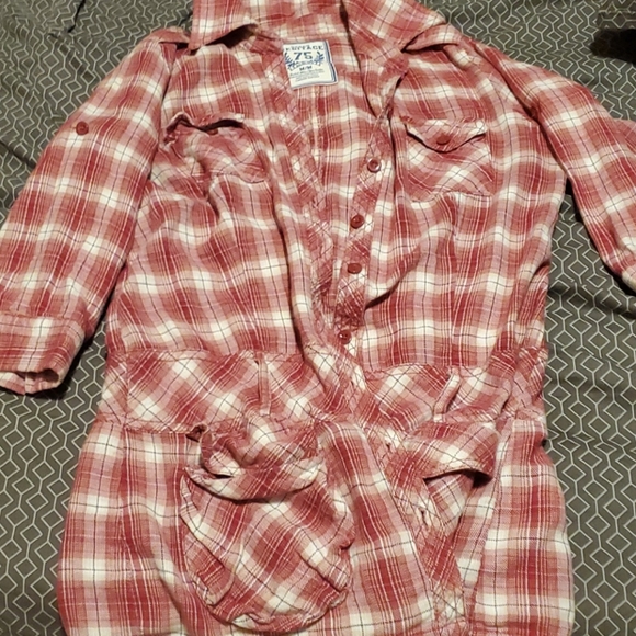 🔴Plaid 3/4 sleeve button up shirt🔴 - Picture 1 of 6